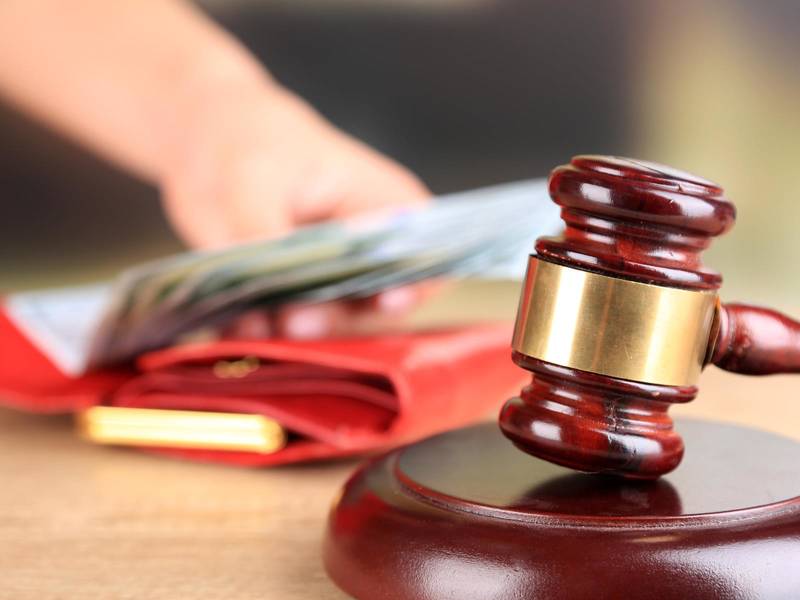 上海交通事故律师：车被电瓶车撞后，如何巧妙报保险公司