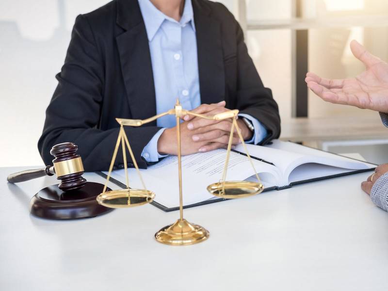 上海交通事故律师视角：车撞人后保险理赔流程全解析